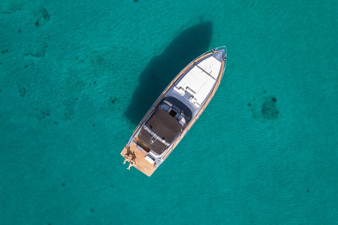 Boat - yacht tours at Mykonos - Entering Delos and Rhenia by Sea Mindset