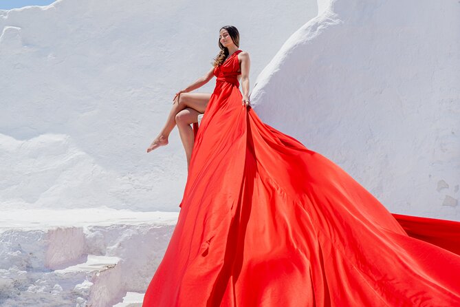 Flying Dress Mykonos Photoshoot - Posing help and the assistant team: where the comfort comes from