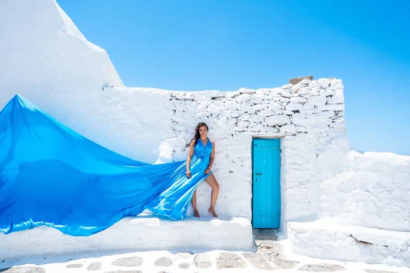 Flying Dress Photoshooting Mykonos - Finding the starting line: Windmills in Mykonos Town
