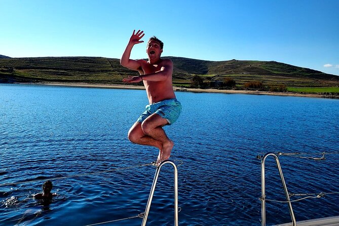 Mykonos 6hrs sailing cruise: Delos Rhenia with lunch & transfer - Crew and boat vibe: why the small group feels personal