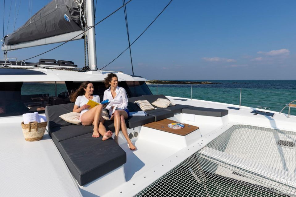 Mykonos: Catamaran Cruise with 3-Course Meal and Transfers - Lunch and drinks: 3-course meal served at sea