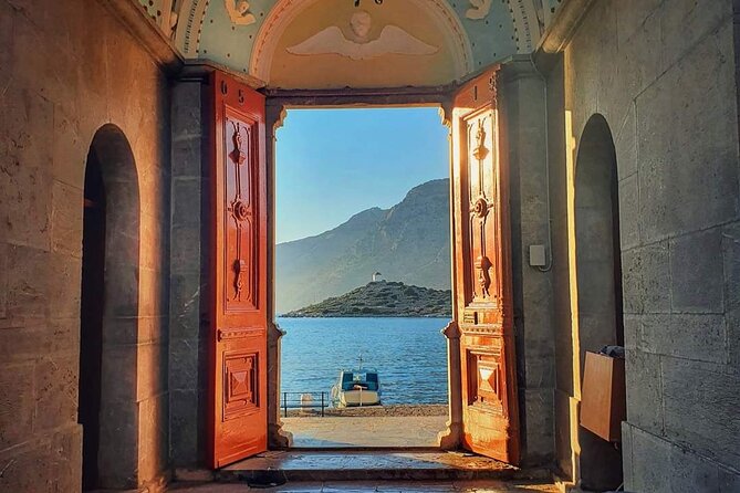 Mykonos Coastal Delights: A Cruise Passenger's Dream Day - Mykonos Town, Little Venice, and Paraportiani: the postcard core