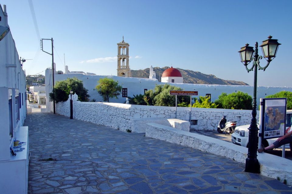 Mykonos: Full-Day Sightseeing Tour with Lunch - Lunch at Mykonian Farm: Where the Food Comes With Context