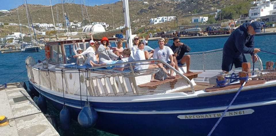 Mykonos: Little Venice and Agios Stefanos Cruise with Lunch - The 10:00am Departure: Passing Old Port and Major Ships