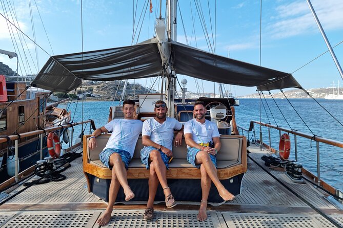 Mykonos Sail Cruise to Rhenia, Guided Tour of Delos, Lunch&Drinks - UNESCO Delos with a licensed guide: what you’ll see in 90 minutes