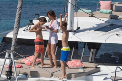 Private 5-Hour Cruise on Brand-New Luxury Catamaran in Mykonos - Rhenia (Rineia): the quiet stop next door to Mykonos