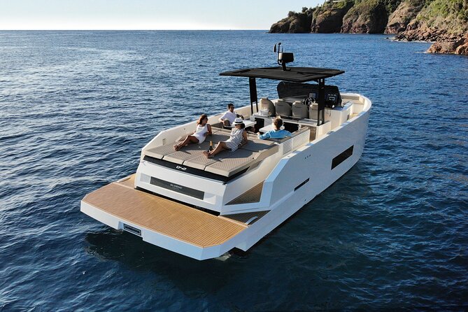Private 5-Hour Cruise on Brand-New Luxury Yacht in Mykonos (Para Voce) - Paradise and Super Paradise: party coast from a private deck (with real water time)