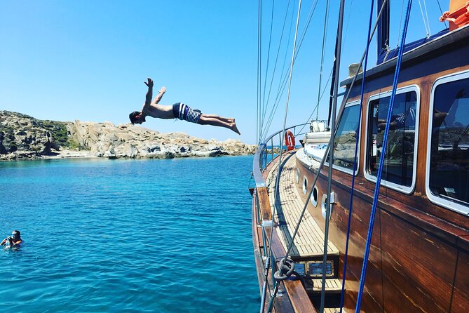 Shared Mykonos Sail Cruise to Delos and Rhenia Islands - The Boat and the Crew: Comfort, Space, and Real People Skills