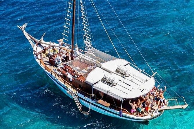 South coast and Paradise beach cruise - Paradise Beach: the one-hour party beach and how to use it well