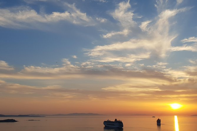 Sunset cruise to Rhenia& Little Venice with transfer - Crew-led comfort in a max-14 group