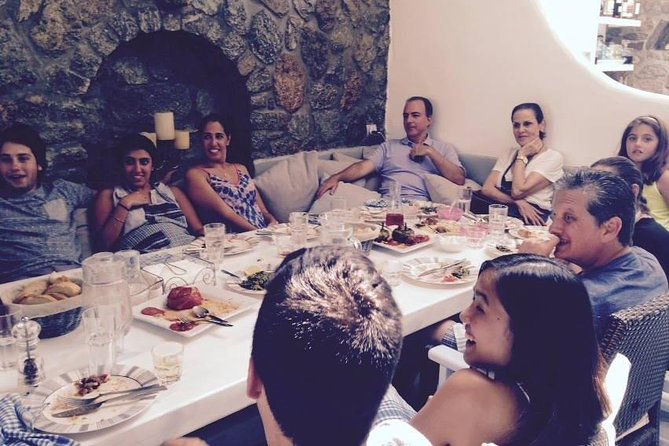 Traditional Lunch or Dinner with Drinks in Mykonos - Why the Mykonian Spiti meal feels different from Mykonos restaurants