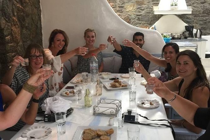 Traditional Lunch or Dinner with Drinks in Mykonos - Shore excursion friendly: why this works so well from the port